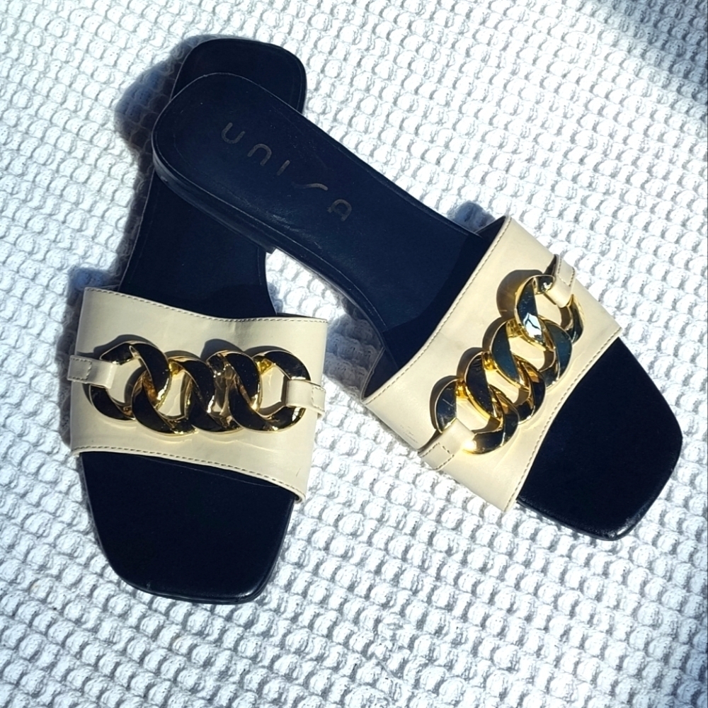 Unisa Women's Cream and Gold Chain Slide Sandals | Sz 9.5